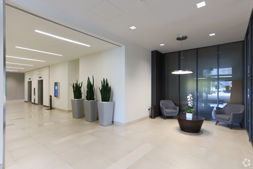 4400 MacArthur Blvd, Newport Beach, CA à louer - Hall d’entrée - Image 3 de 9