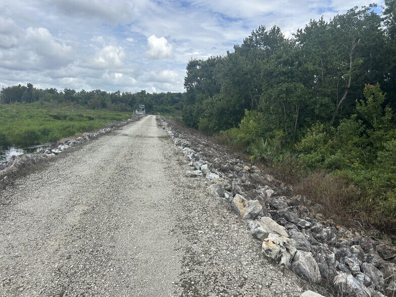 0 HICKORY Lane W, Winter Haven, FL à vendre - Photo du bâtiment - Image 2 de 16