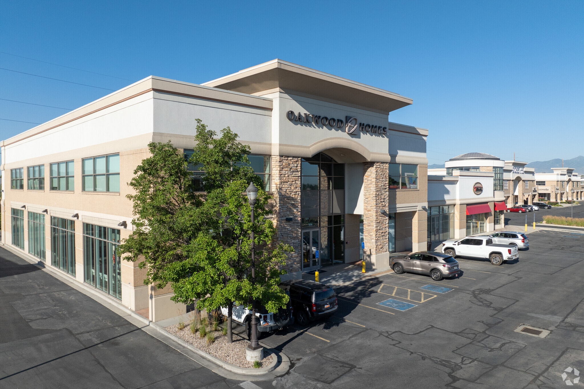 156-206 E Winchester St, Murray, UT for lease Primary Photo- Image 1 of 7