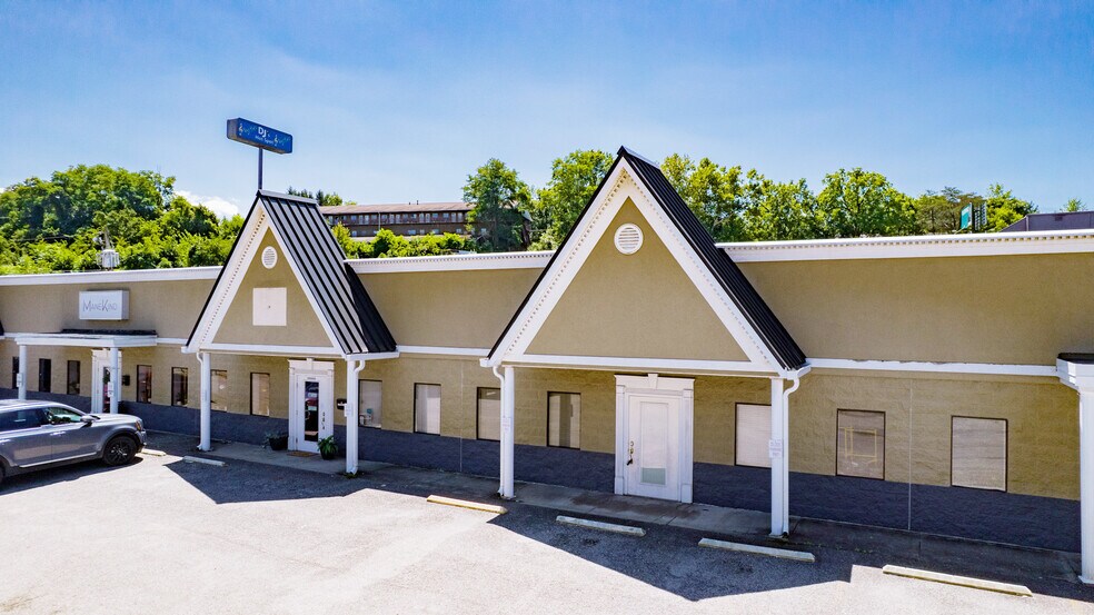 1016 Maple Dr, Morgantown, WV for lease - Building Photo - Image 1 of 11