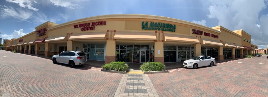 1600-1780 E Hallandale Beach Blvd, Hallandale Beach, FL à louer - Photo du bâtiment - Image 3 de 6