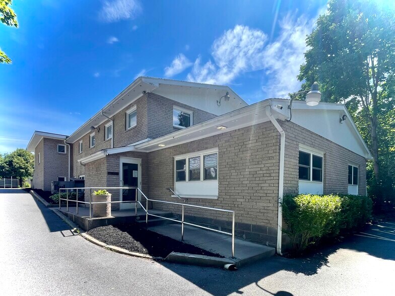 183 Genesee St, Auburn, NY à vendre - Photo du bâtiment - Image 3 de 10