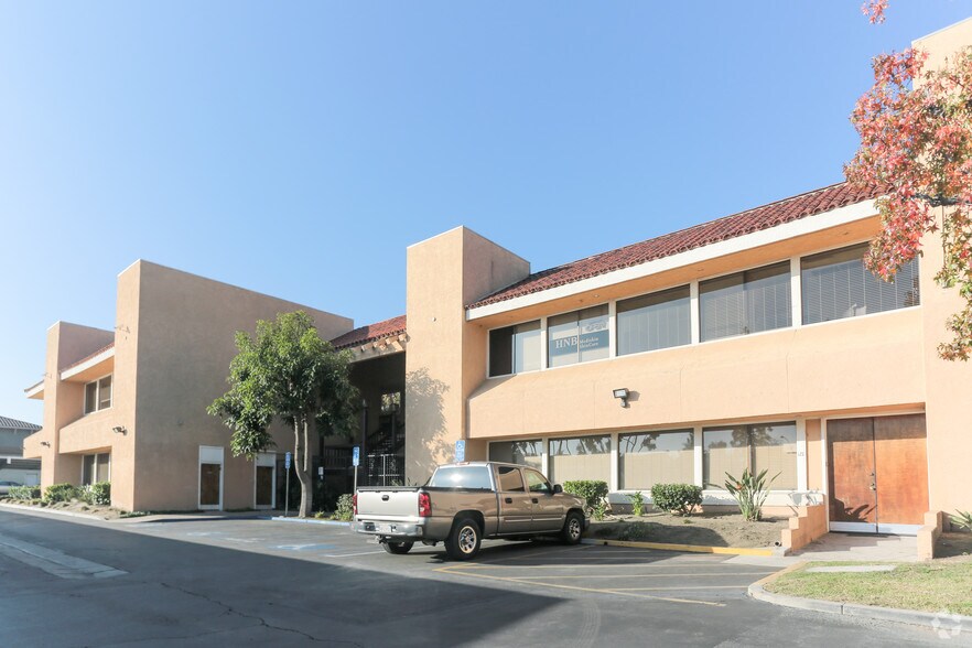 520 N Brookhurst St, Anaheim, CA à louer - Photo du bâtiment - Image 2 de 3