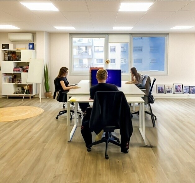 Office in Boulogne-Billancourt for lease - Building Photo - Image 2 of 6