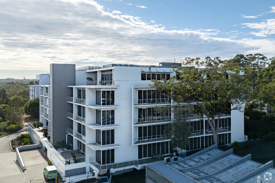 32 Delhi Rd, Macquarie Park for sale - Building Photo - Image 2 of 5