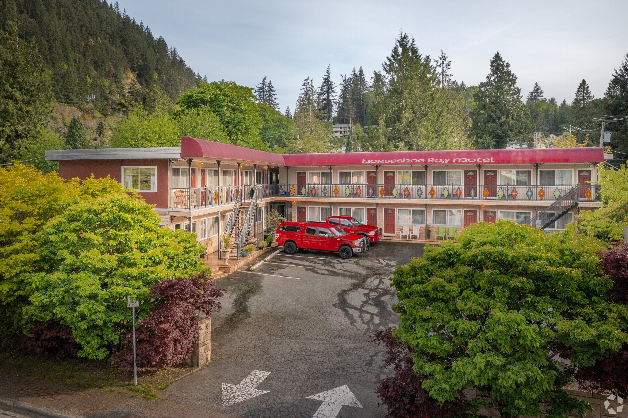 6588 Royal Ave, West Vancouver, BC for sale Primary Photo- Image 1 of 1