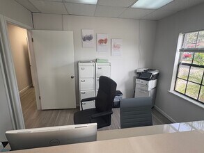 6105 Memorial Hwy, Tampa, FL for lease Interior Photo- Image 2 of 24