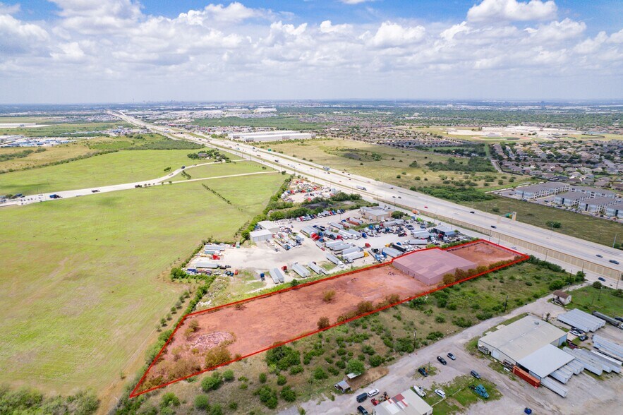 7240 E IH-10, San Antonio, TX à vendre - Photo du bâtiment - Image 3 de 11