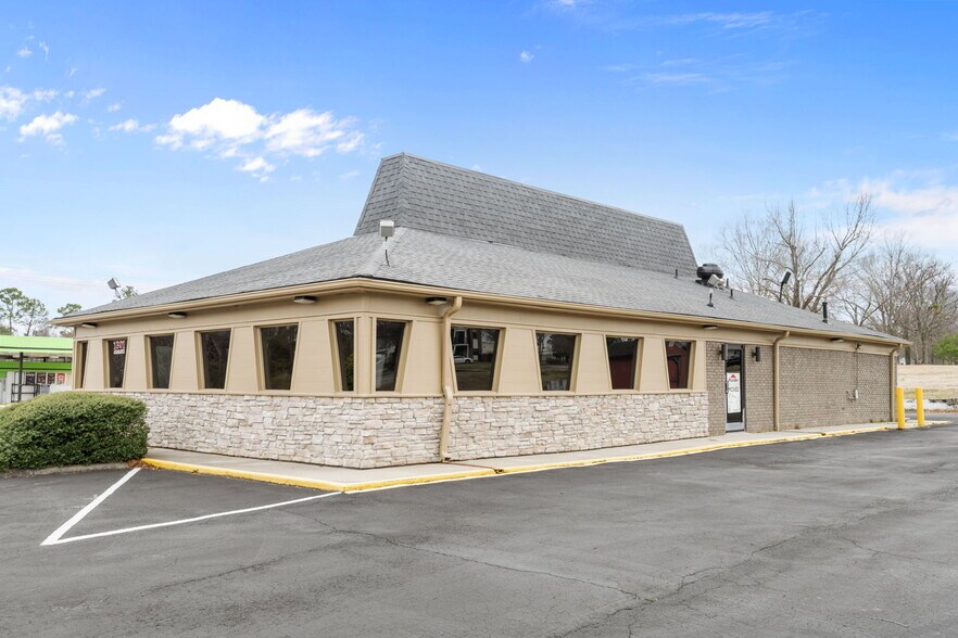 1301 Gum Branch Rd, Jacksonville, NC à vendre - Photo du bâtiment - Image 1 de 49