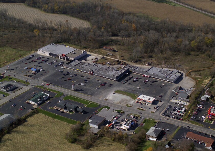 370-530 S Indiana St, Mooresville, IN à louer - Photo du bâtiment - Image 3 de 15