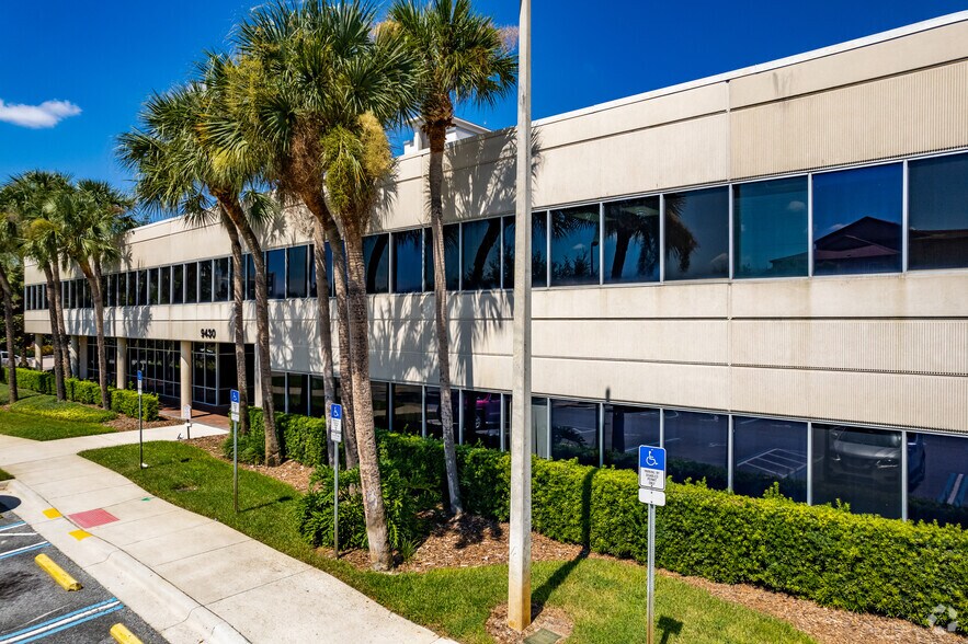 9430 Turkey Lake Rd, Orlando, FL à louer - Photo du bâtiment - Image 3 de 7