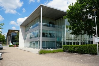 252 Bath Rd, Slough for lease Building Photo- Image 2 of 2