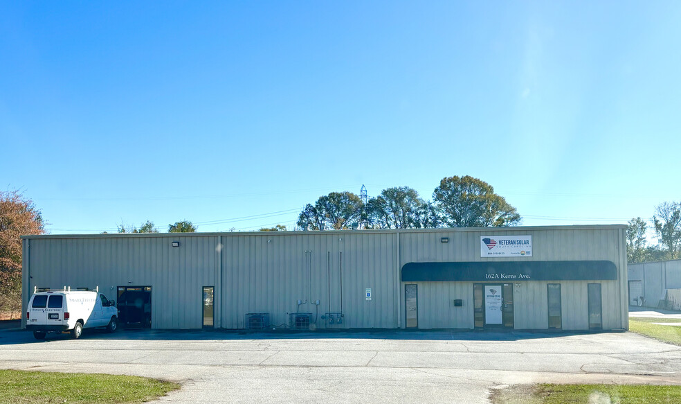 162 Kerns Ave, Greenville, SC for lease - Building Photo - Image 1 of 3