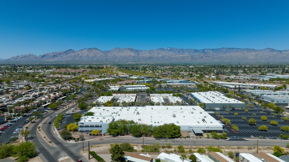 1851 S Pantano Rd, Tucson, AZ à vendre - Photo du bâtiment - Image 2 de 11