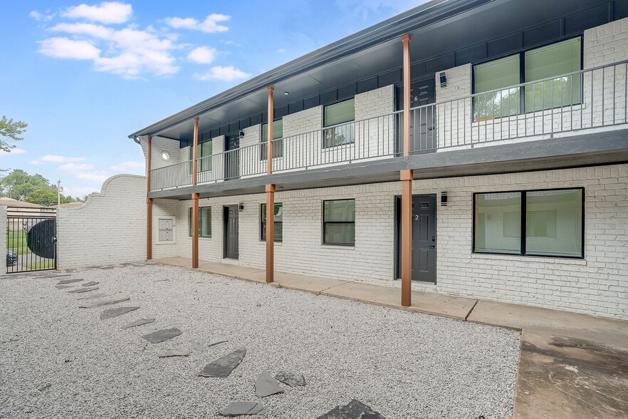 1150 S Quaker Ave, Tulsa, OK for sale - Building Photo - Image 3 of 24
