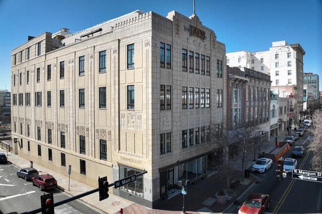 Plus de détails pour 101-103 W Main St, Durham, NC - Bureau aux enchères