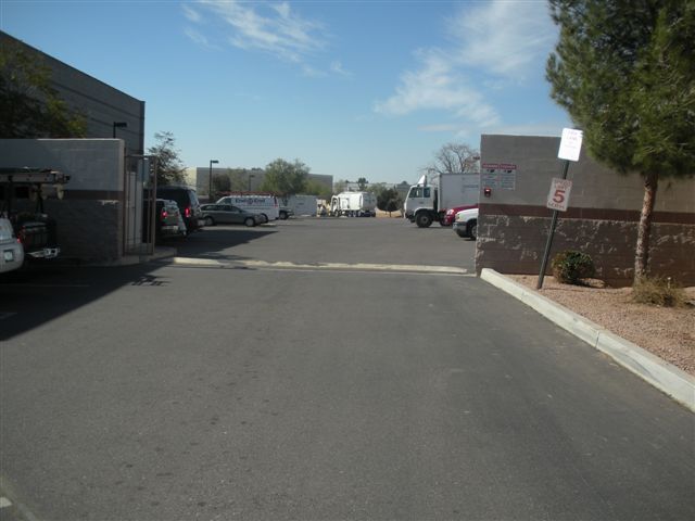 1230 N Hobson St, Gilbert, AZ à louer - Photo du bâtiment - Image 2 de 7