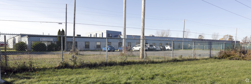 2000 Boul Industriel, Chambly, QC for lease - Building Photo - Image 1 of 18