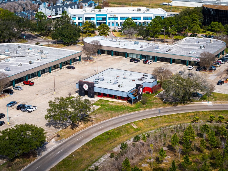 12501-12607 Gulf Fwy, Houston, TX for lease - Building Photo - Image 2 of 30