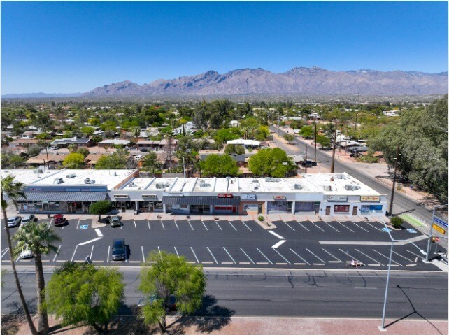 4805-4897 E Speedway Blvd, Tucson, AZ à louer Photo du bâtiment- Image 1 de 4