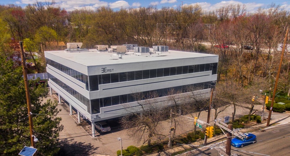 95 Main Ave, Clifton, NJ à louer - Photo du bâtiment - Image 1 de 5