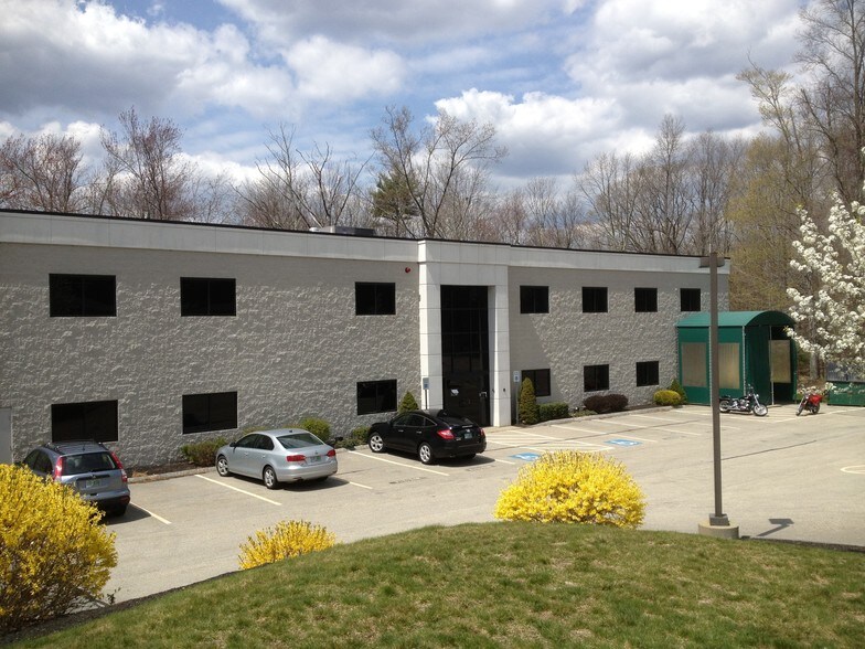 42 Route 111, Derry, NH à vendre - Photo du bâtiment - Image 2 de 5