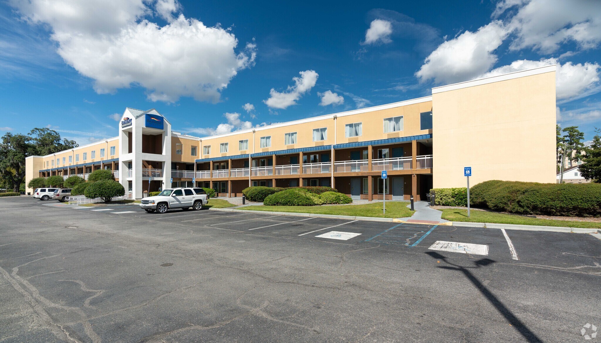 2 Lee Blvd, Savannah, GA for sale Primary Photo- Image 1 of 1