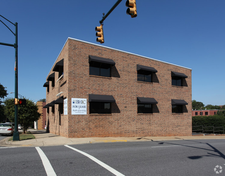 200 2nd St NW, Hickory, NC for lease - Primary Photo - Image 1 of 14