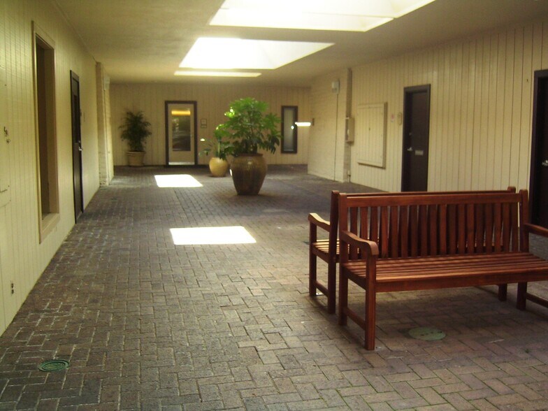 701 Howe Ave, Sacramento, CA à vendre - Photo du bâtiment - Image 2 de 24