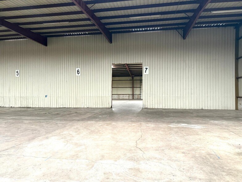 2303 Santa Rita Ave, Laredo, TX à louer - Photo du bâtiment - Image 3 de 15