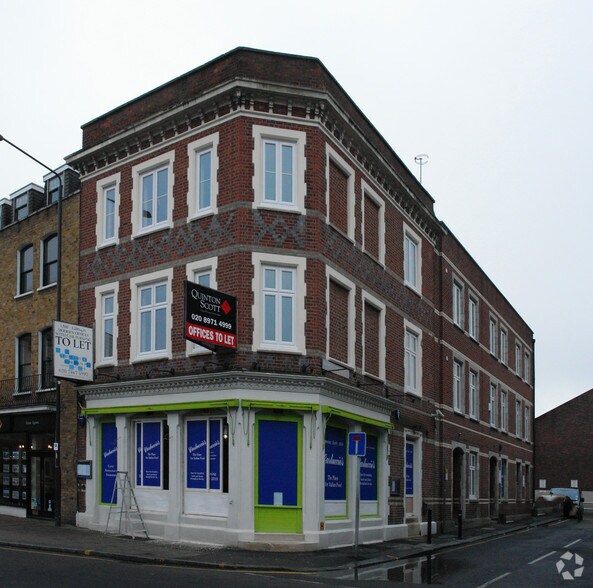 High St, Londres à louer - Photo principale - Image 1 de 3