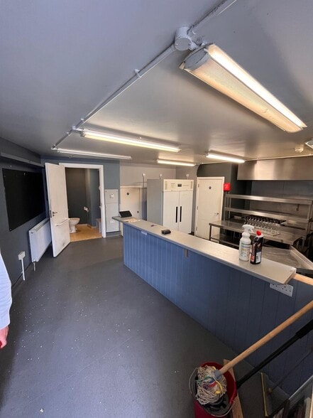 Stephendale Rd, London for lease - Building Photo - Image 1 of 3