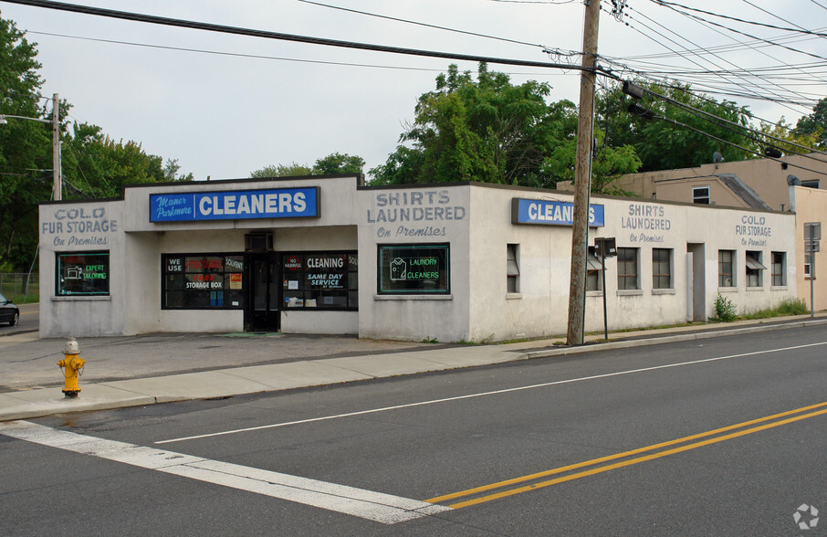 176 New York Ave, Huntington, NY à louer - Photo principale - Image 1 de 17