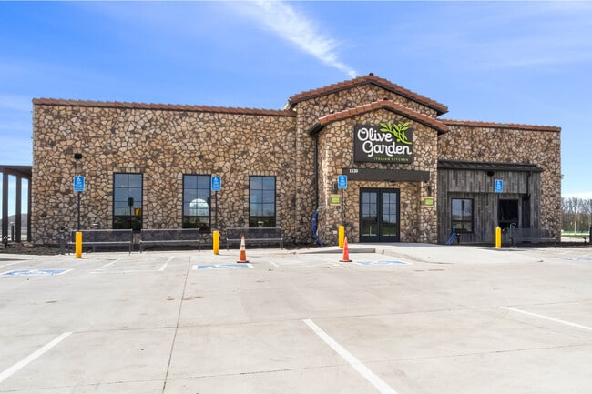 Plus de détails pour 1820 SE 16th St, Ames, IA - Commerce de détail à vendre