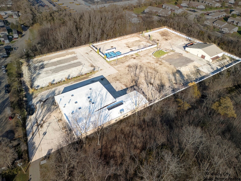 301 Ramona Ave, Elgin, IL for sale - Building Photo - Image 2 of 14