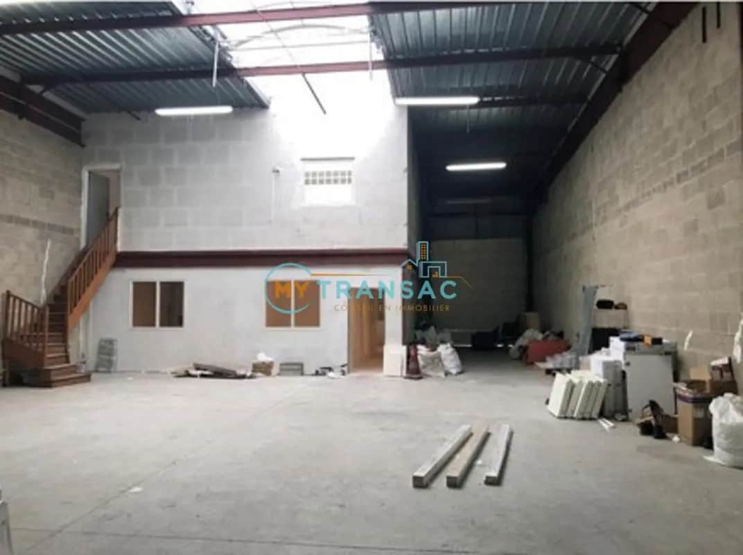 Industriel dans Collégien à louer Photo intérieure- Image 1 de 7