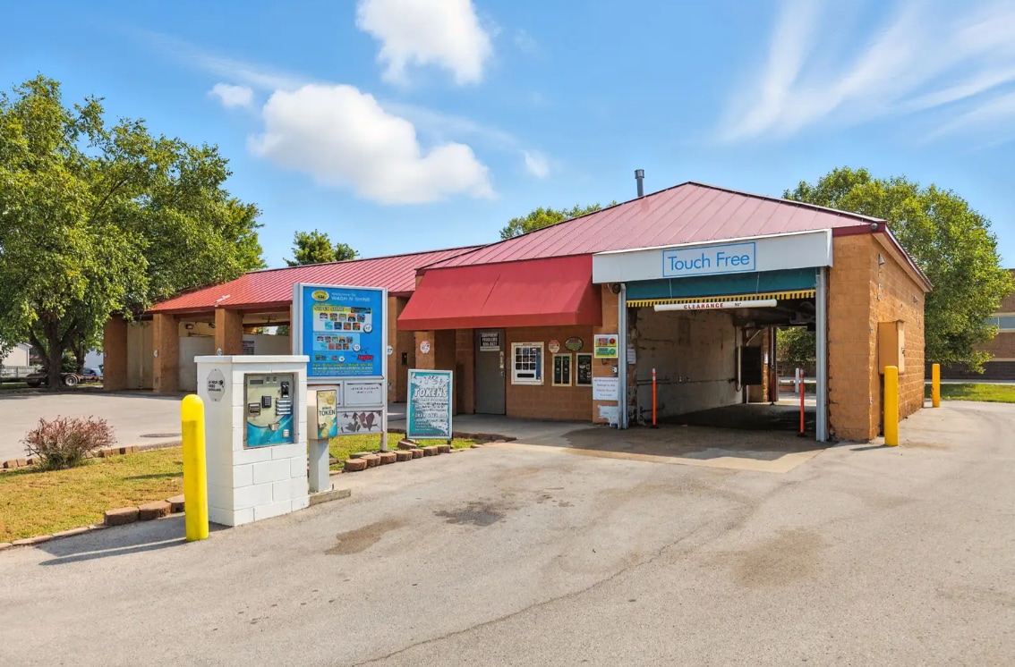 6500 Greenwood Dr, Louisville, KY for sale Building Photo- Image 1 of 7