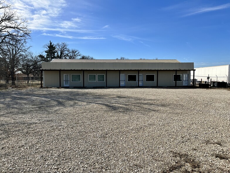 7669 Confederate Park Rd, Fort Worth, TX for lease - Building Photo - Image 3 of 6