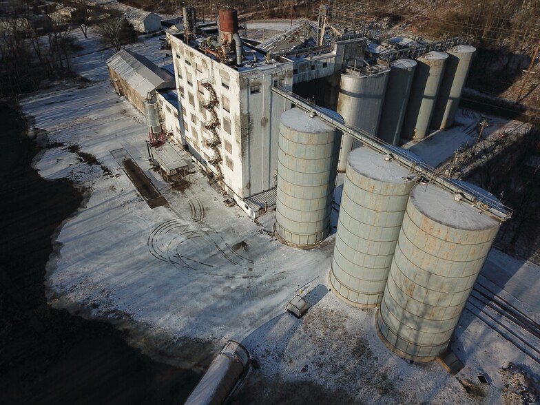 945 Mill Rd, Loudonville, OH à vendre - Photo du bâtiment - Image 2 de 32