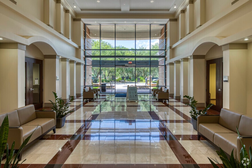 10150 Highland Manor Dr, Tampa, FL for lease - Lobby - Image 2 of 3