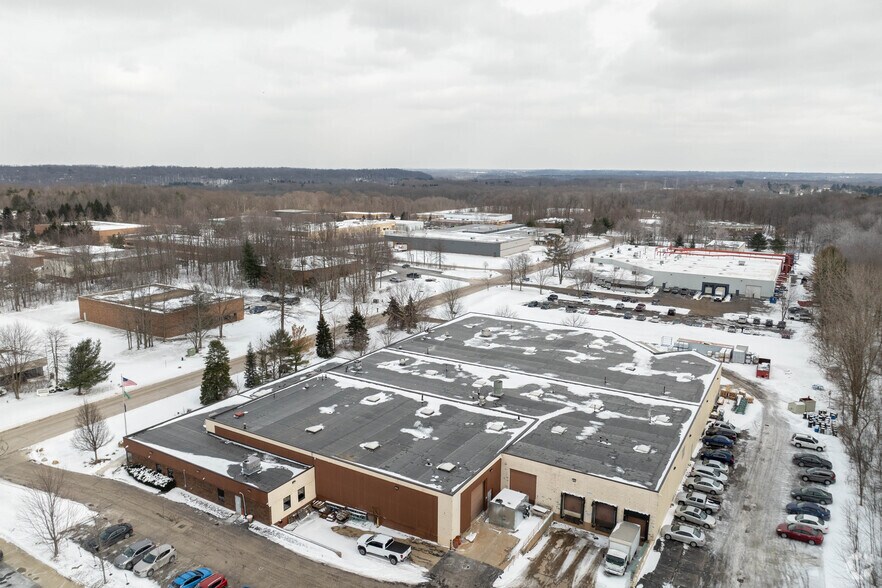 2300 E Enterprise Pky, Twinsburg, OH à louer - Aérien - Image 3 de 8