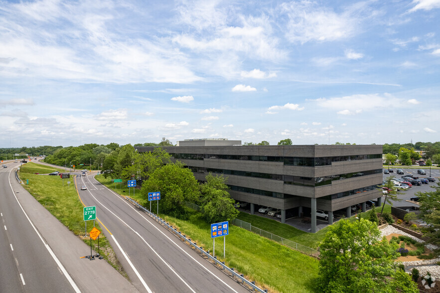 10733 Sunset Office Dr, Sunset Hills, MO à louer - Photo du bâtiment - Image 2 de 4