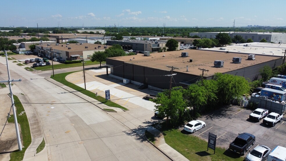 3400 Royalty Row, Irving, TX for sale - Building Photo - Image 2 of 14