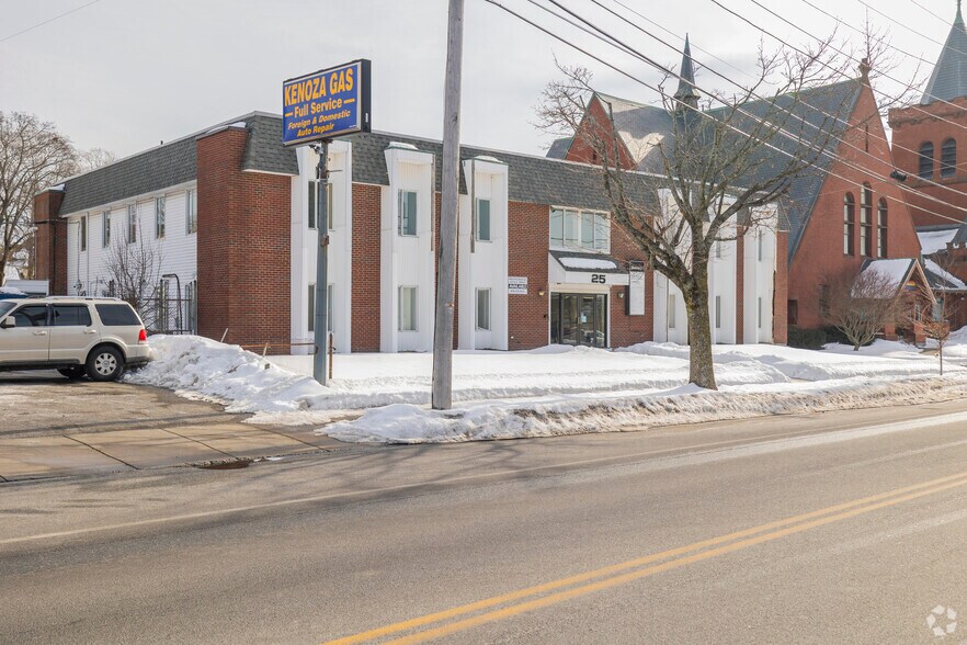 25 Kenoza Ave, Haverhill, MA à louer - Photo du bâtiment - Image 3 de 8