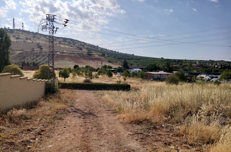 Avenida de Castilla la Mancha, 11, Los Navalmorales, Toledo à vendre - Photo du bâtiment - Image 2 de 7