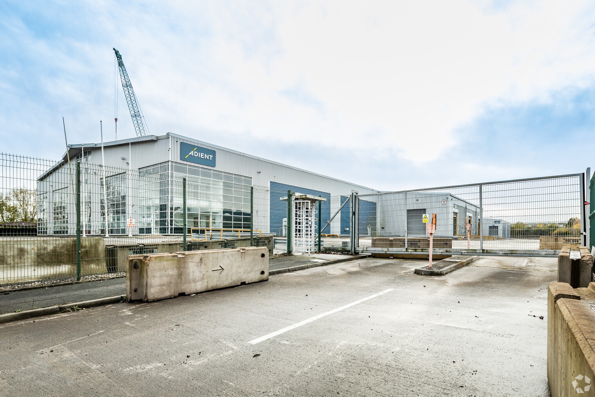 North Rd, Ellesmere Port for lease Primary Photo- Image 1 of 24