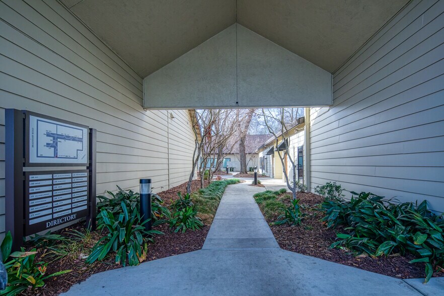3336 Bradshaw Rd, Sacramento, CA à louer - Photo du bâtiment - Image 3 de 7