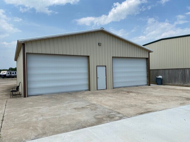 Plus de détails pour 131 Cora St, Freeport, TX - Industriel à vendre
