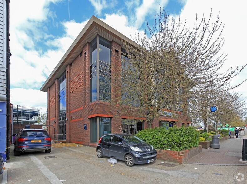 36-38 Park Royal Rd, Londres à vendre - Photo du bâtiment - Image 3 de 4