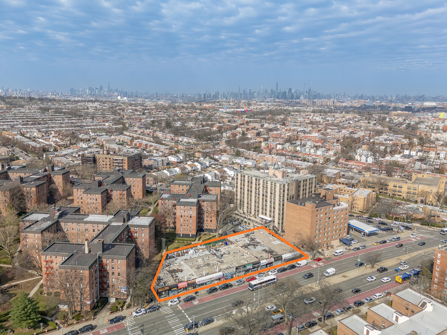 62-06 Woodhaven blvd, Rego Park, NY à vendre Photo du bâtiment- Image 1 de 11